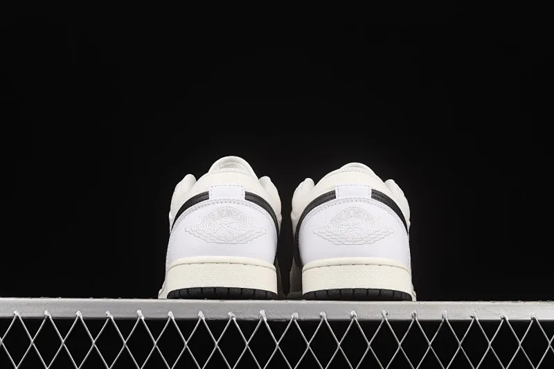 All categories Air Jordan Jordan series basketball shoes Air Jordan 1 Low G version pure original Air Jordan 1 Low AJ1 Joe 1 white and black canvas stitching low-top cultural leisure sports shoes DC3533-100